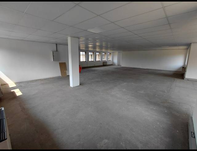 196M² OFFICE TO LET IN VORNA VALLEY